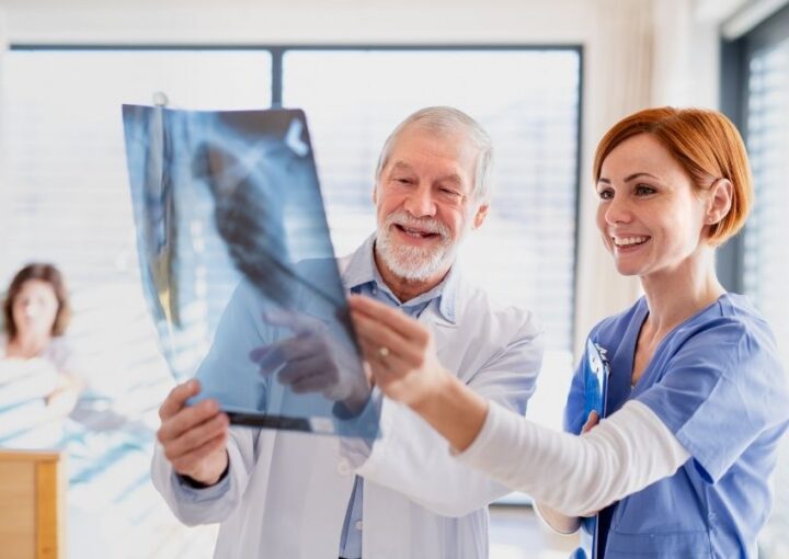 ortopedico o fisioterapista