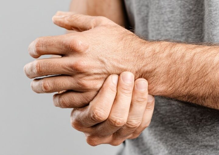 lesione tendini estensori mano