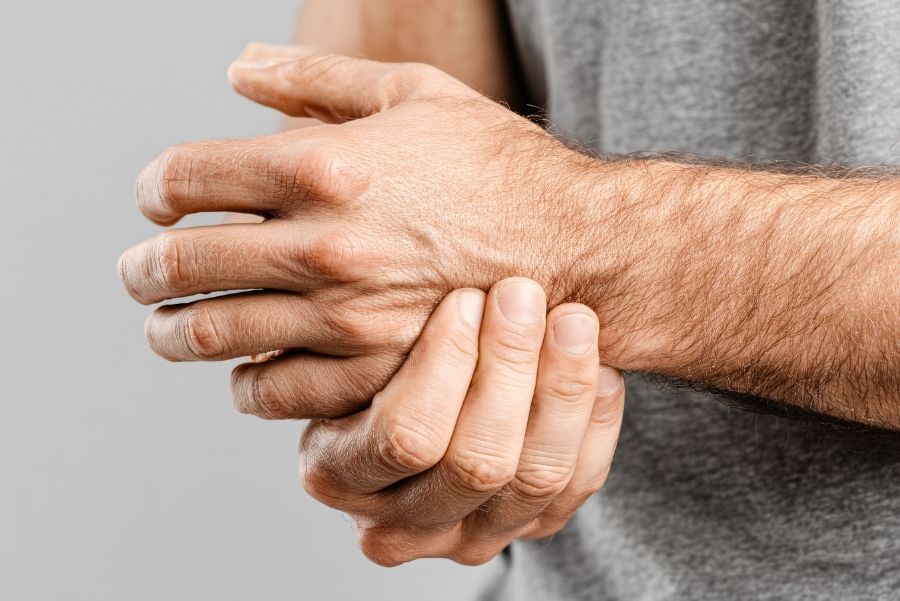 lesione tendini estensori mano