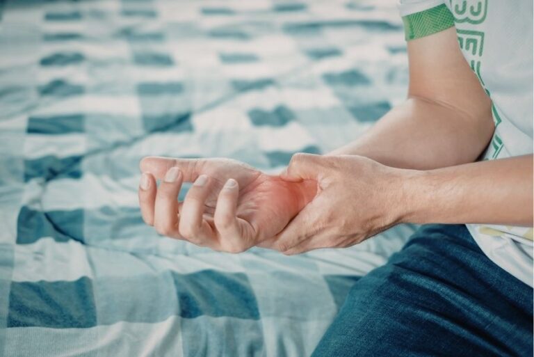 lesione tendini flessori mano